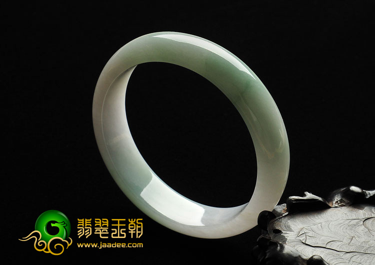 糯冰种绿晴水缅甸翡翠A货手镯（59.8mm）