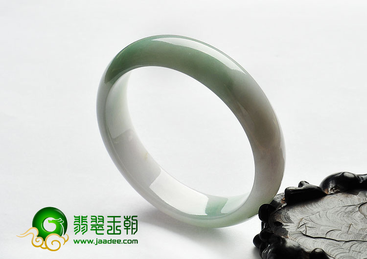 糯冰种绿晴水缅甸翡翠A货手镯（59.8mm）