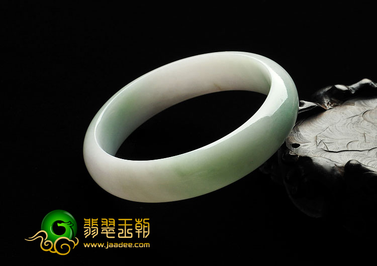 糯冰种绿晴水缅甸翡翠A货手镯（59.8mm）