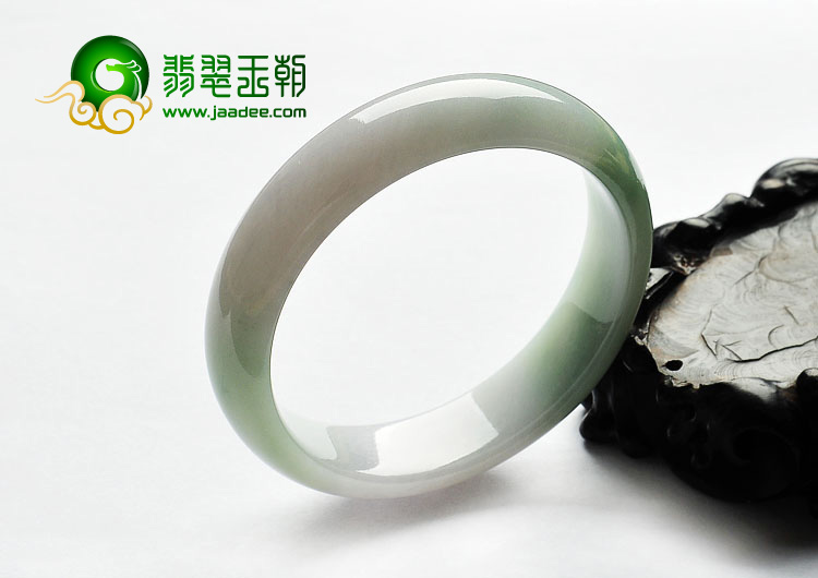 糯冰种绿晴水缅甸翡翠A货手镯（59.8mm）
