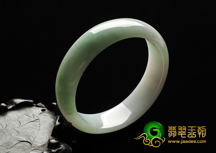 糯冰种绿晴水缅甸翡翠A货手镯（56.9mm）