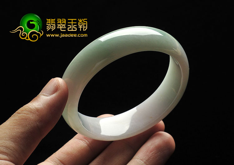 糯冰种绿晴水缅甸翡翠A货手镯（56.9mm）