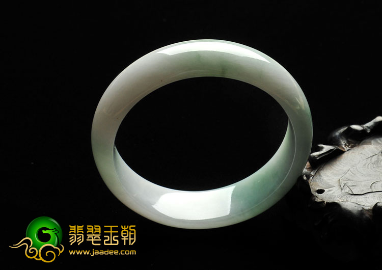 糯冰种绿晴水缅甸翡翠A货手镯（57.9mm）