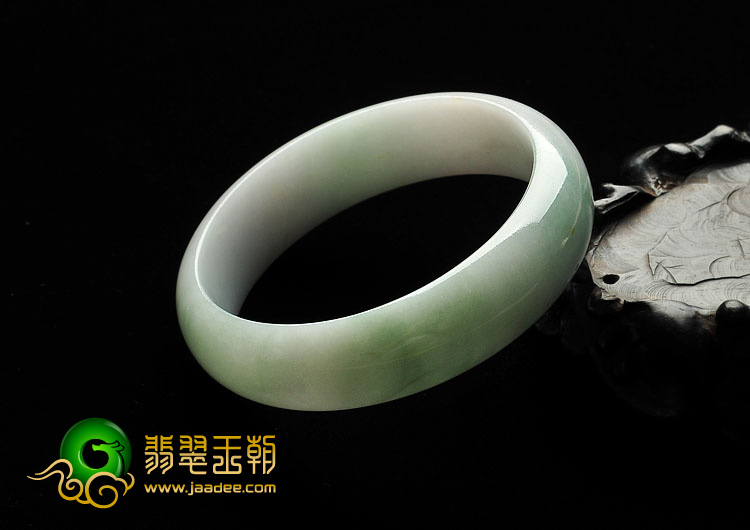 糯冰种绿晴水缅甸翡翠A货手镯（57.9mm）