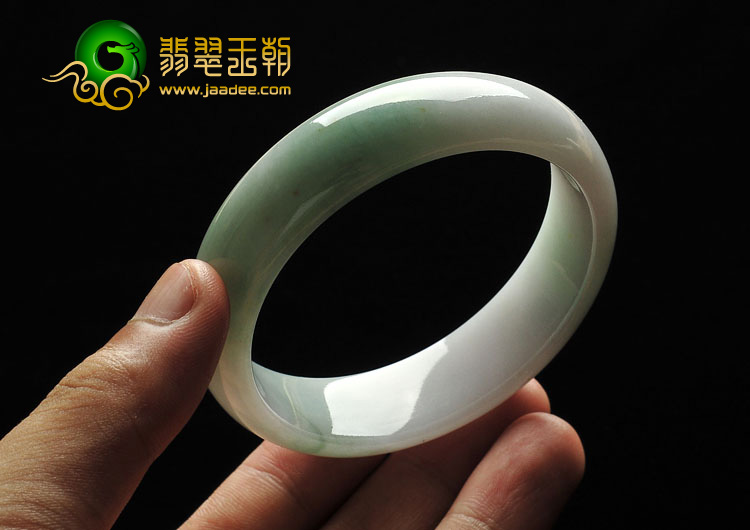 糯冰种绿晴水缅甸翡翠A货手镯（57.9mm）