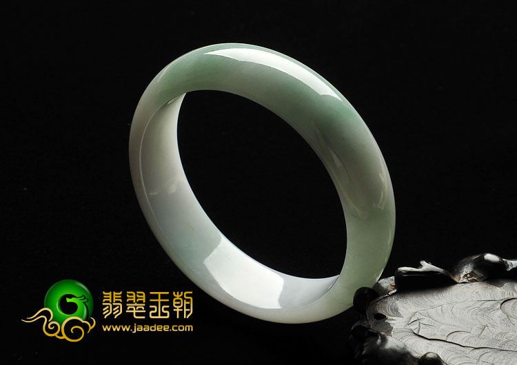 糯冰种绿晴水缅甸翡翠A货手镯（57.9mm）