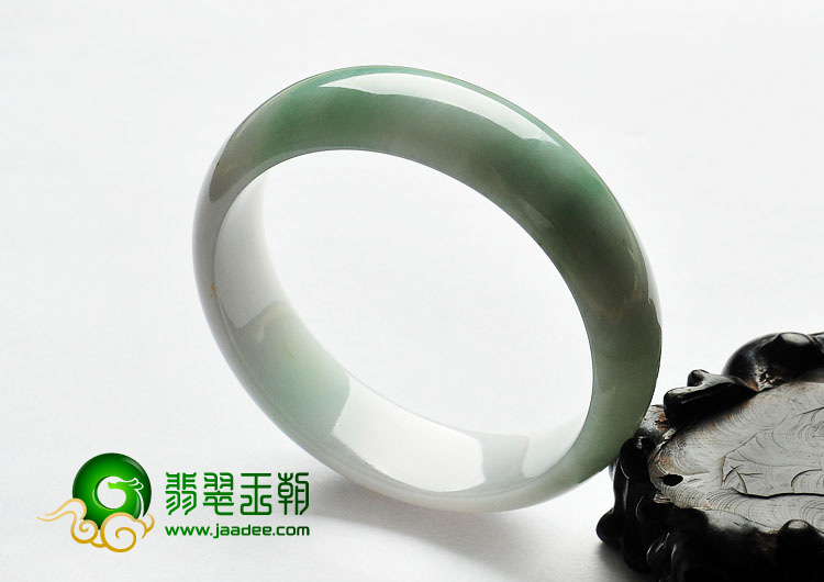 糯冰种绿晴水缅甸翡翠A货手镯（57.9mm）