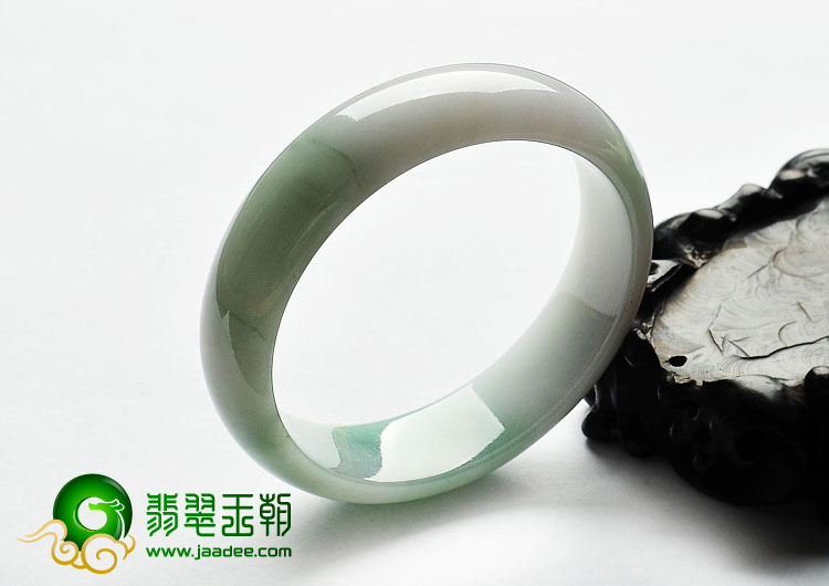 糯冰种绿晴水缅甸翡翠A货手镯（57.9mm）