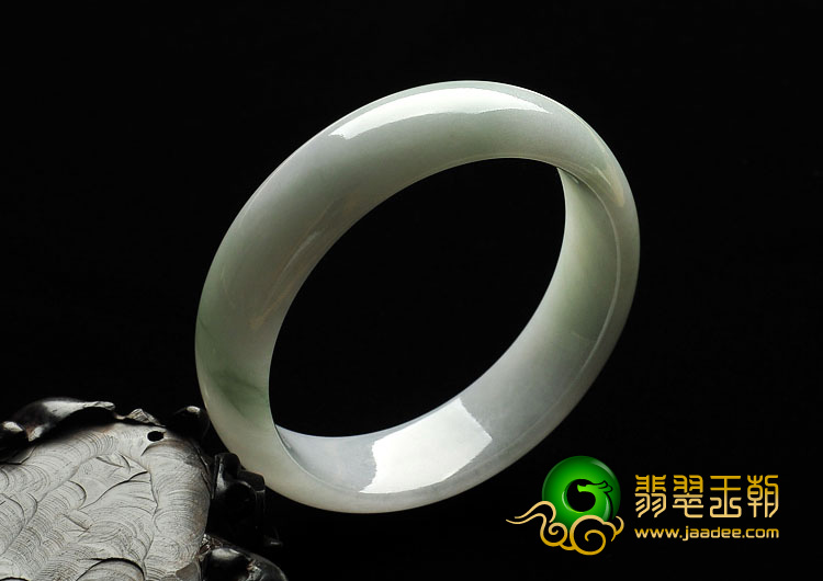 糯冰种绿晴水缅甸翡翠A货手镯（59.8mm）