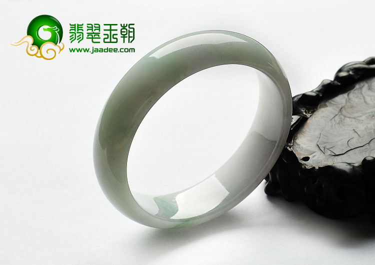 糯冰种绿晴水缅甸翡翠A货手镯（59.8mm）