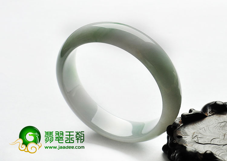 糯冰种绿晴水缅甸翡翠A货手镯（59.8mm）