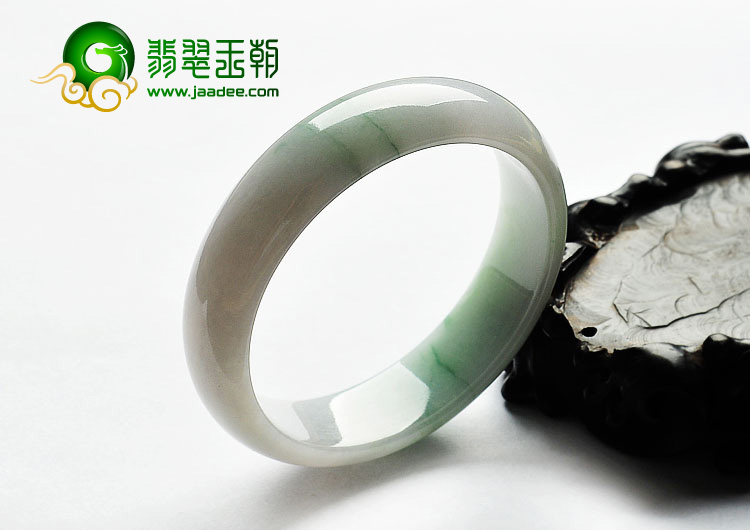 糯冰种绿晴水缅甸翡翠A货手镯（58.2mm）