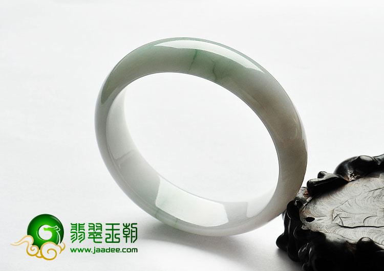 糯冰种绿晴水缅甸翡翠A货手镯（58.2mm）
