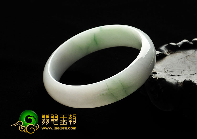 糯冰种绿晴水缅甸翡翠A货手镯（58.2mm）