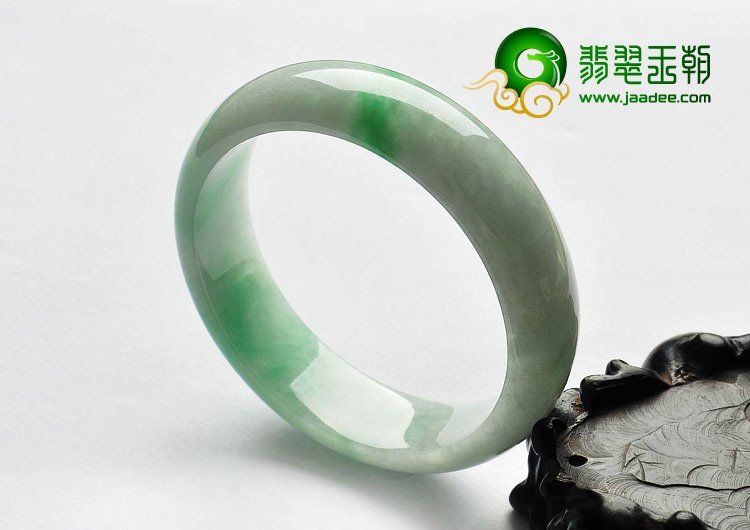 糯冰种飘翠缅甸翡翠A货手镯（56.7mm）