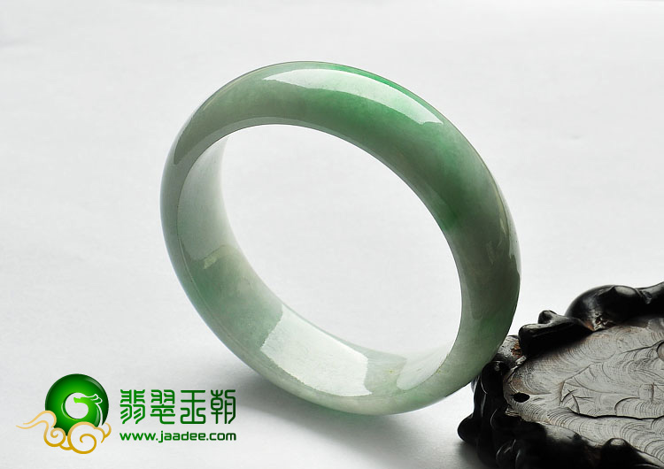糯冰种飘翠缅甸翡翠A货手镯（56.5mm）