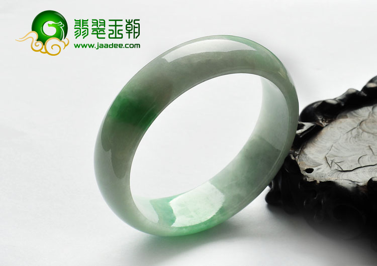 糯冰种飘翠缅甸翡翠A货手镯（56.6mm）
