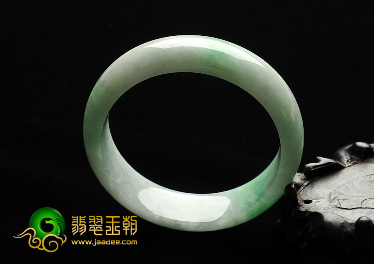糯冰种飘翠缅甸翡翠A货手镯（56.6mm）