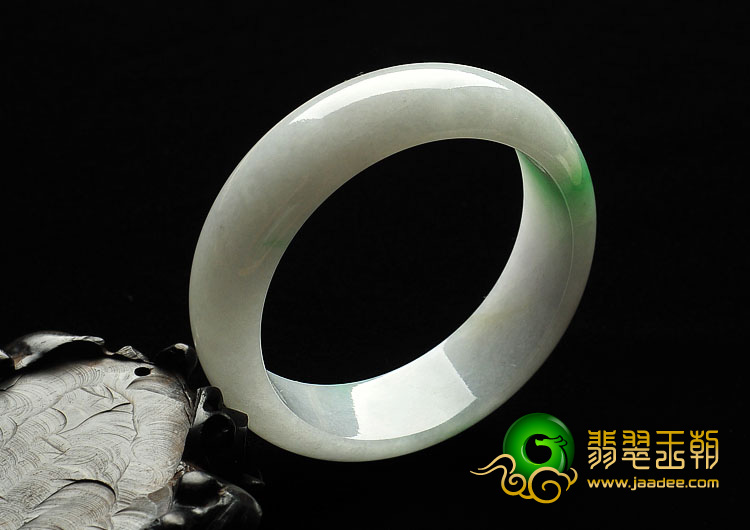 糯冰种淡春带彩缅甸翡翠A货手镯（52.9mm）
