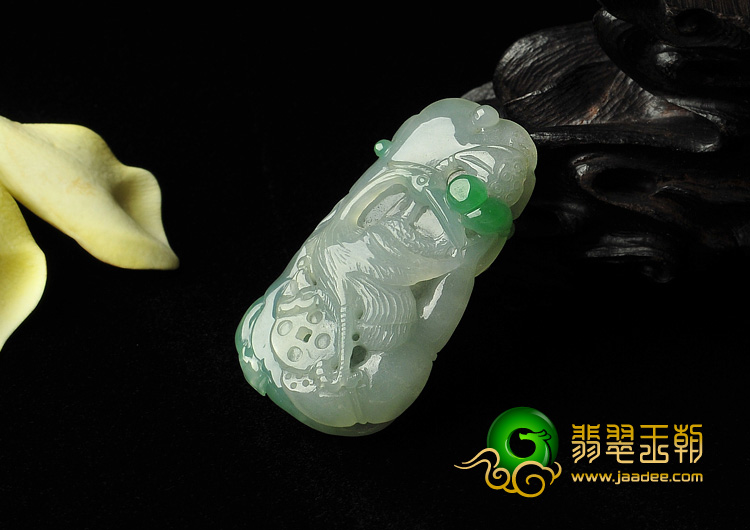 糯冰种飘翠缅甸翡翠A货一路连科挂件