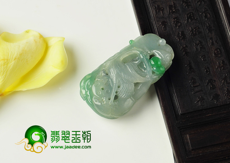 糯冰种飘翠缅甸翡翠A货一路连科挂件