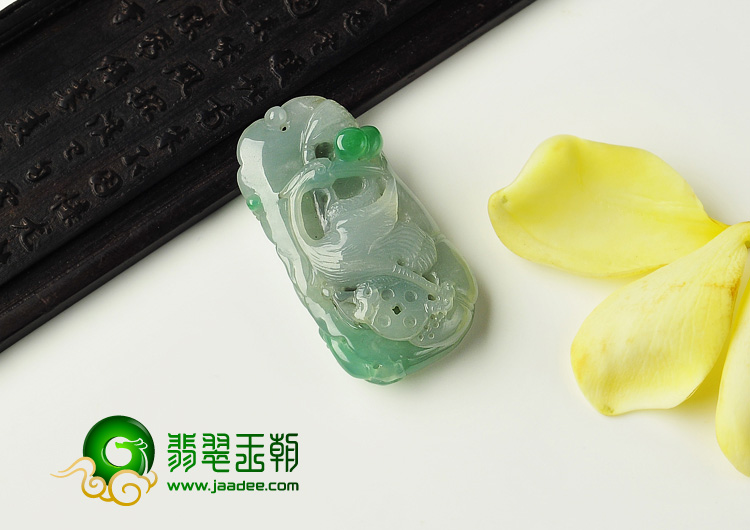 糯冰种飘翠缅甸翡翠A货一路连科挂件