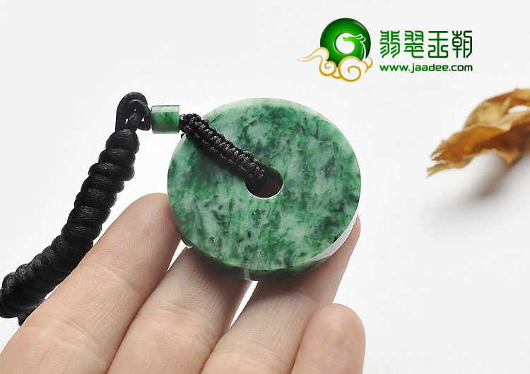 细糯种浓绿缅甸翡翠A货平安扣挂件