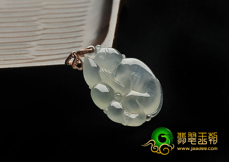 冰玻种淡晴水缅甸翡翠A货灵猴献寿挂件