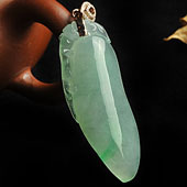 冰种翠色缅甸翡翠A货福瓜挂件