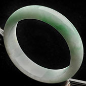 糯冰种飘翠缅甸翡翠A货手镯（58.2mm）