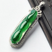 冰种翠色满绿缅甸翡翠A货镶白金四季豆胸坠（真钻）