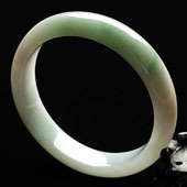 糯冰种绿晴水缅甸翡翠A货手镯（58mm）