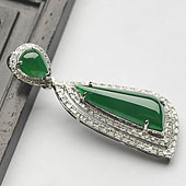 冰种正阳绿缅甸翡翠A货镶白金水滴胸坠（真钻）