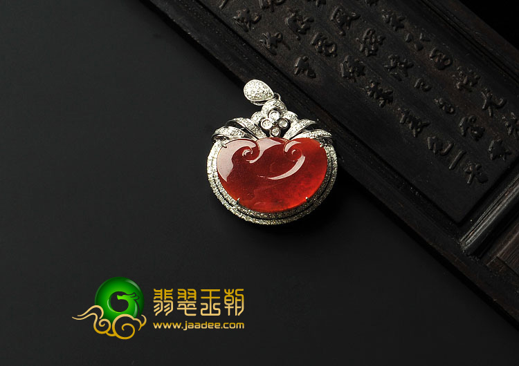 冰种红翡缅甸翡翠A货镶白金如意胸坠（真钻）