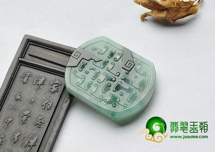 冰种飘花缅甸翡翠A货仿古龙凤牌挂件