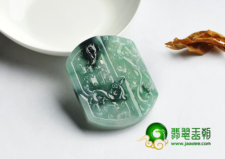 冰种飘花缅甸翡翠A货仿古龙凤牌挂件