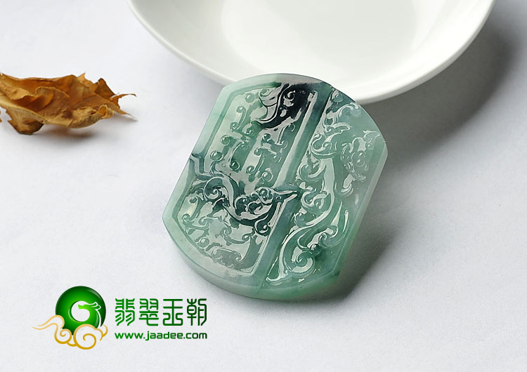 冰种飘花缅甸翡翠A货仿古龙凤牌挂件