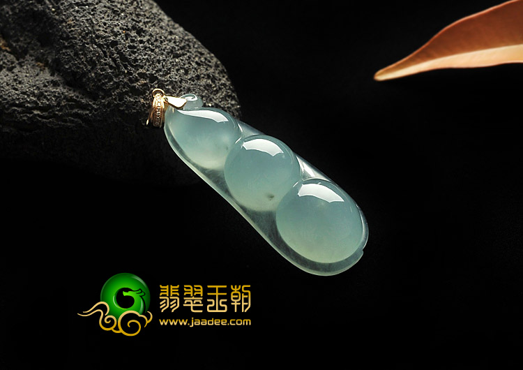 冰种晴水缅甸翡翠A货四季豆挂件