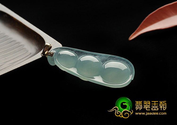 冰种晴水缅甸翡翠A货四季豆挂件