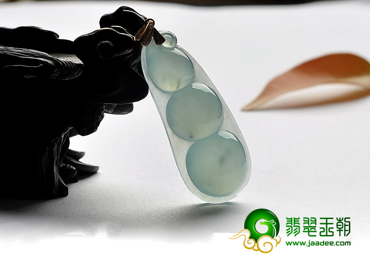 冰种晴水缅甸翡翠A货四季豆挂件
