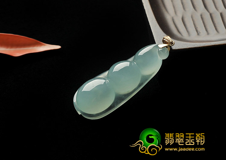 冰种晴水缅甸翡翠A货四季豆挂件