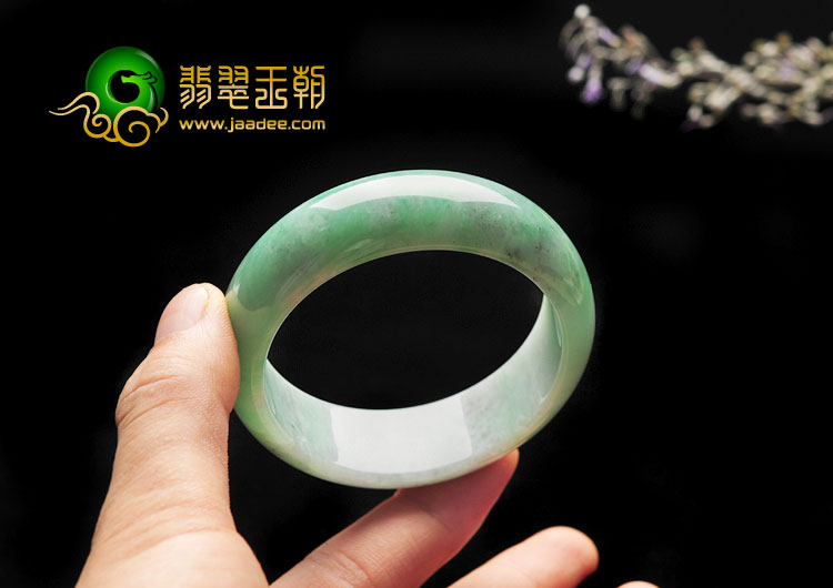 糯冰种翠色缅甸翡翠A货手镯（54.1mm）