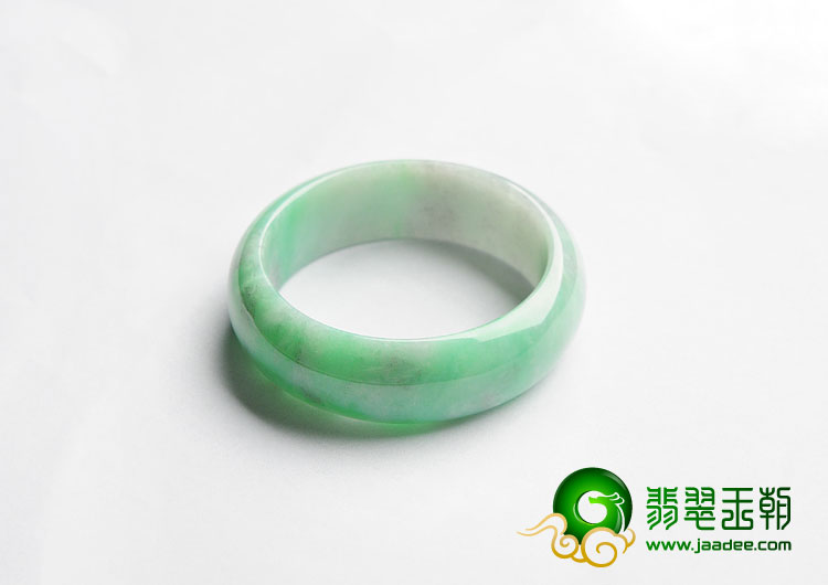 糯冰种翠色缅甸翡翠A货手镯（54.1mm）