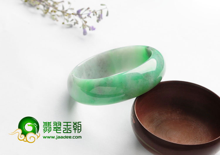 糯冰种翠色缅甸翡翠A货手镯（54.1mm）