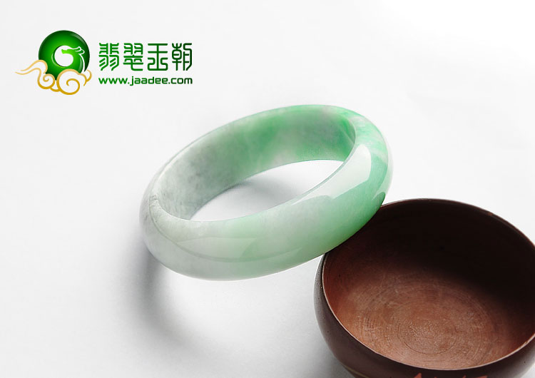 糯冰种翠色缅甸翡翠A货手镯（59.3mm）