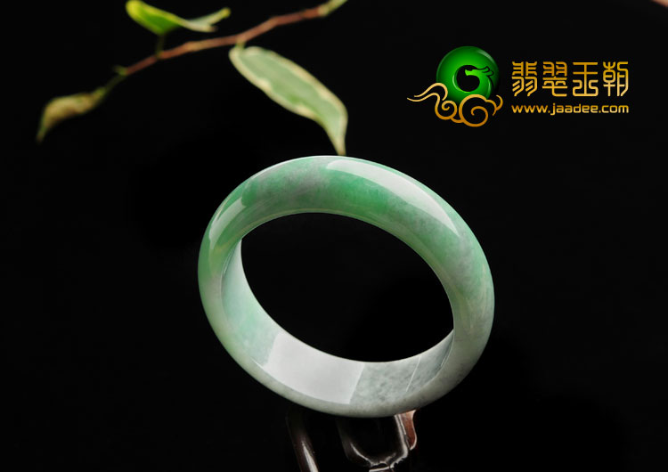 糯冰种翠色缅甸翡翠A货手镯（59.3mm）