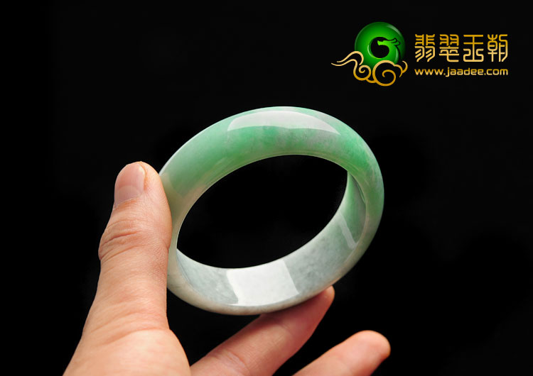 糯冰种翠色缅甸翡翠A货手镯（59.3mm）