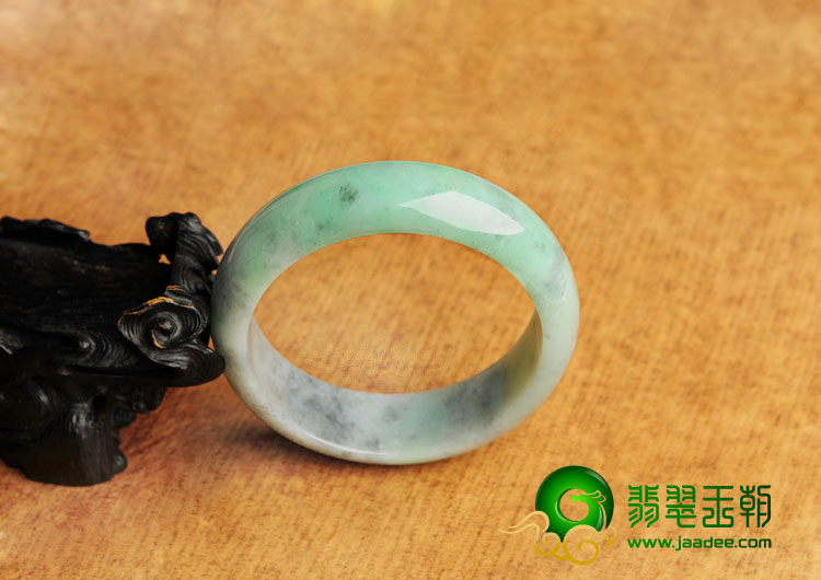 糯冰种翠色缅甸翡翠A货手镯（59.3mm）