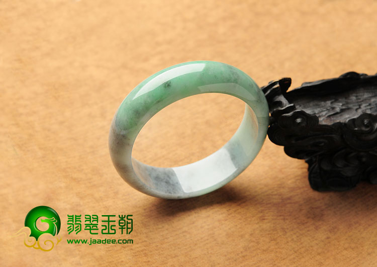 糯冰种翠色缅甸翡翠A货手镯（59.3mm）