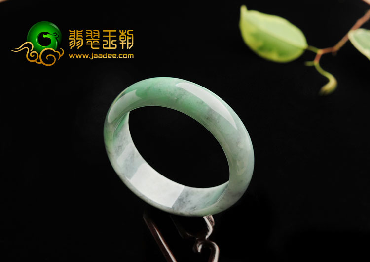 糯冰种翠色缅甸翡翠A货手镯（59.3mm）